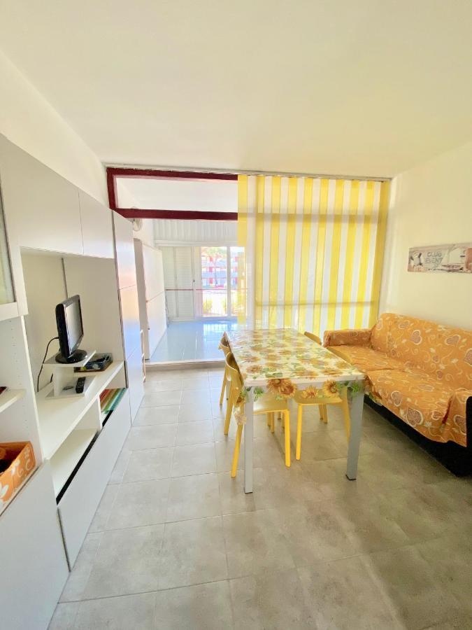 Apartments Via Dei Platani มารินา ดิ บิบโบนา ภายนอก รูปภาพ