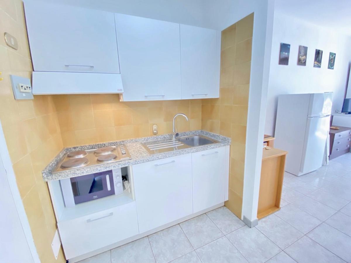 Apartments Via Dei Platani มารินา ดิ บิบโบนา ภายนอก รูปภาพ